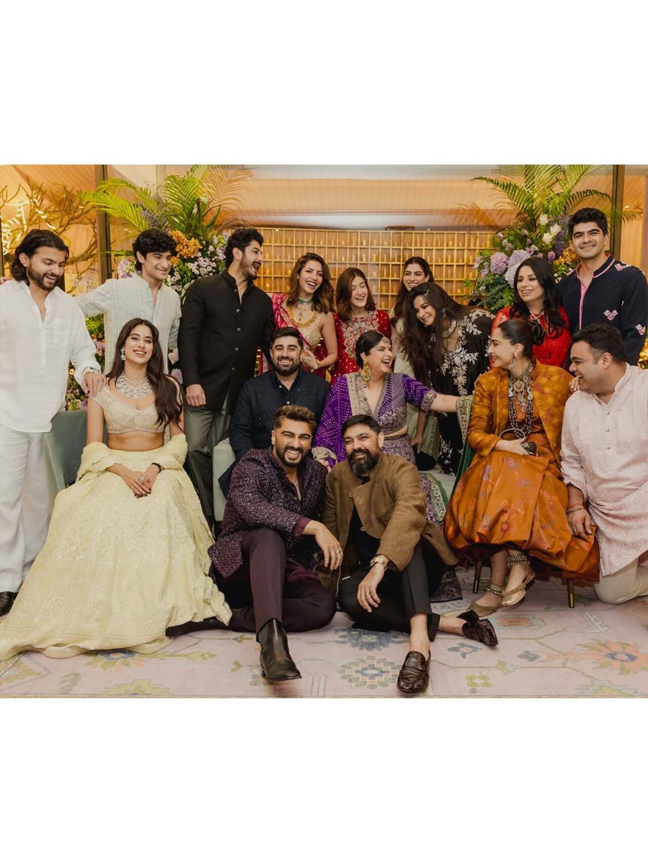 The entire Kapoor family gathered that night to celebrate the couple's special day. Brother Arjun Kapoor, sisters Janhvi Kapoor, Khushi Kapoor, Shanaya Kapoor, Sonam Kapoor, and father Boney Kapoor were all present. To note, Janhvi Kapoor’s rumoured BF Shikhar Pahariya also attended the ceremony.